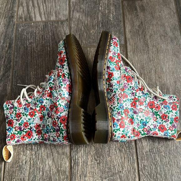 Dr Martens Pascal floral boots - Picture 4 of 9